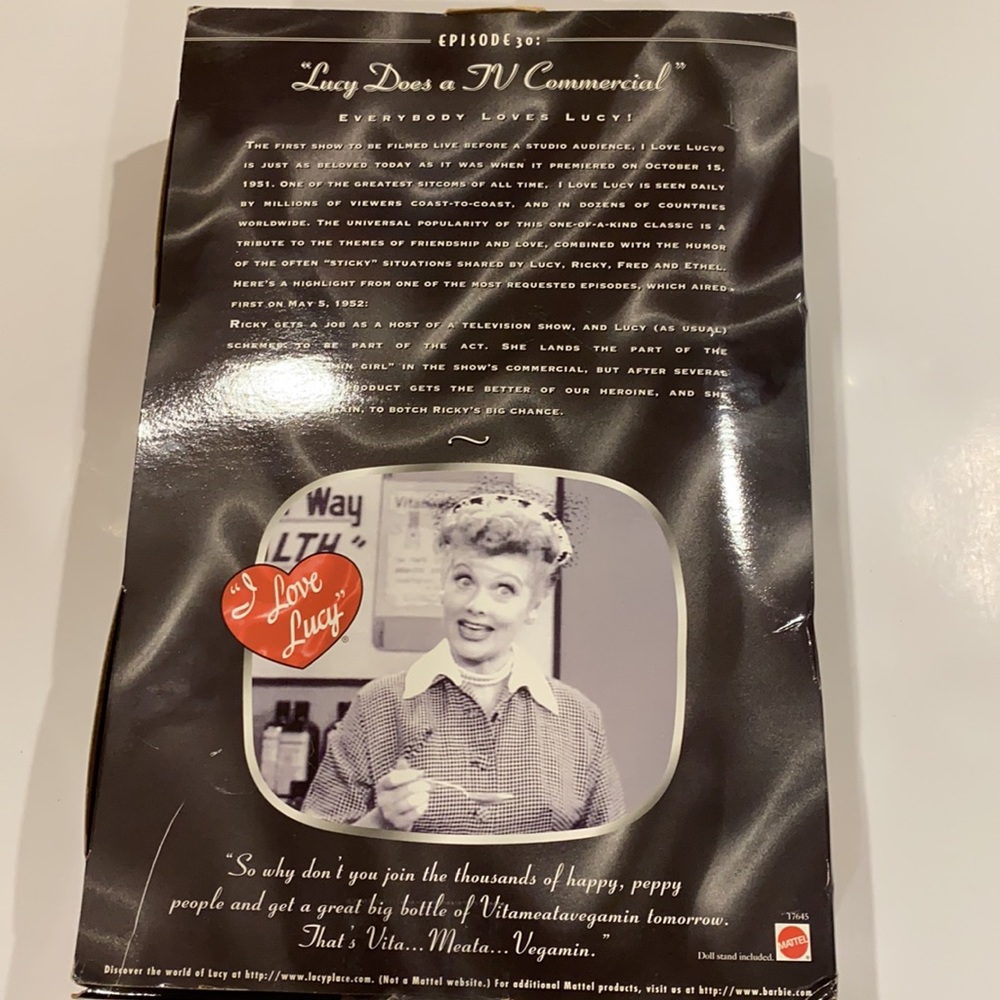 LUCILLE BALL COLLECTORS EDITION DOLL - Picture 9 of 15